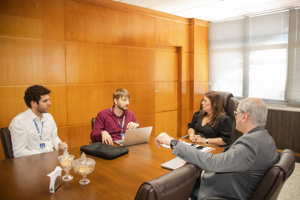 Reunião TCE. Comissão. Foto: Dayanne Carvalho/Seplan